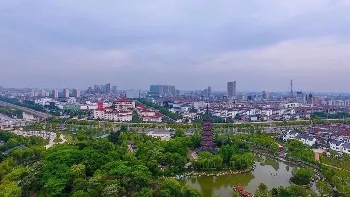 2018贵州县域经济总量_贵州遵义经济发展图片(2)