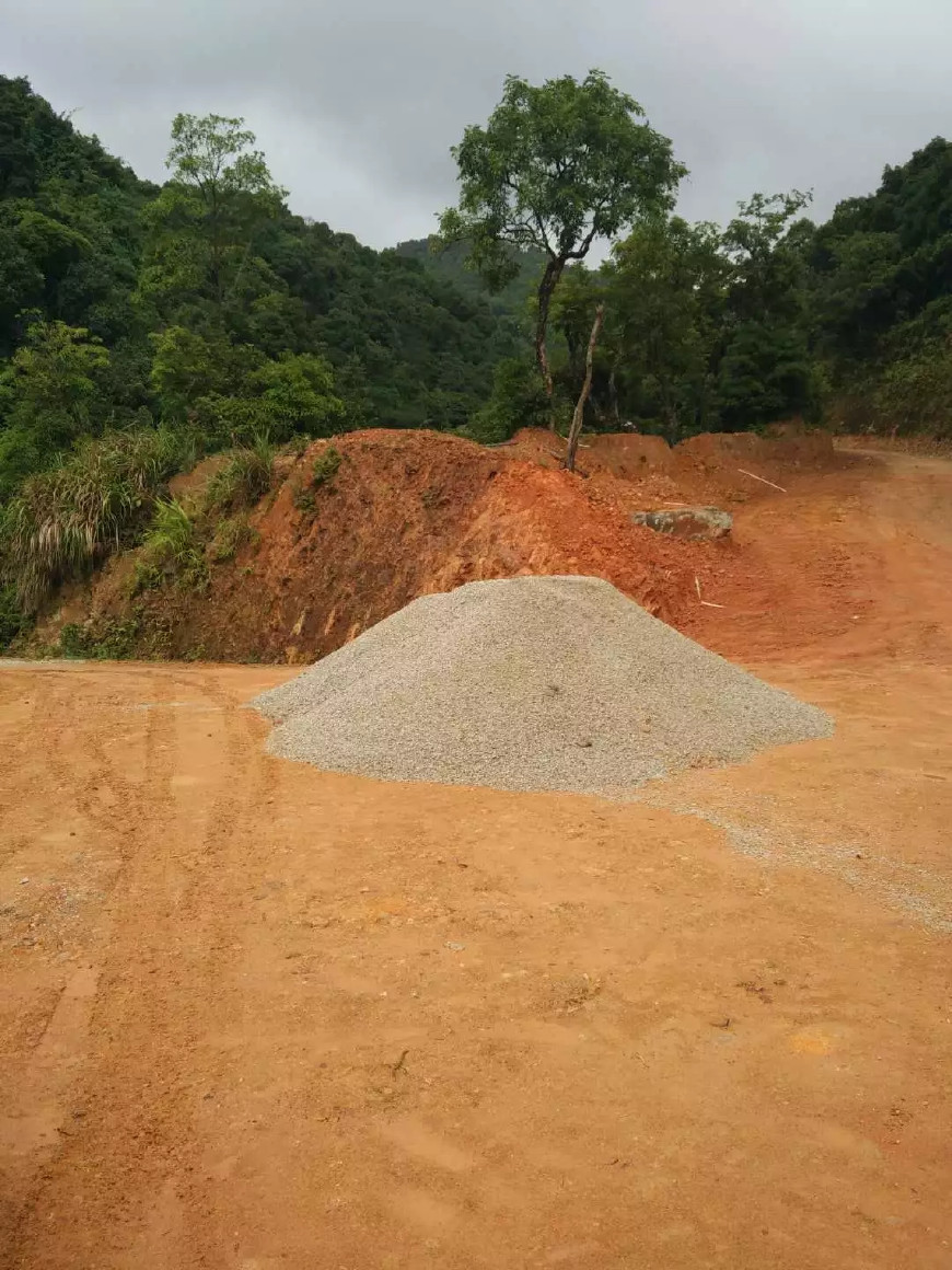 普宁云落乡贤与爱心人士捐资修建山路,谱写奉献爱心之