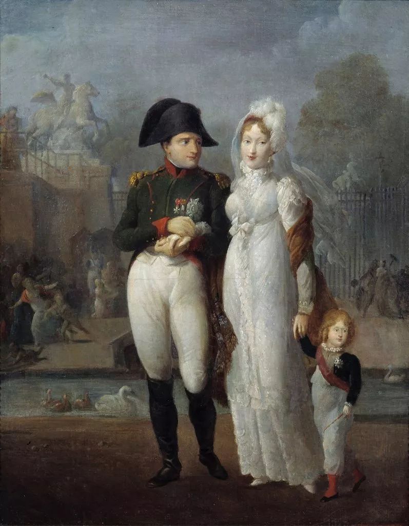 作为结婚礼物,拿破仑送给她三条手链.