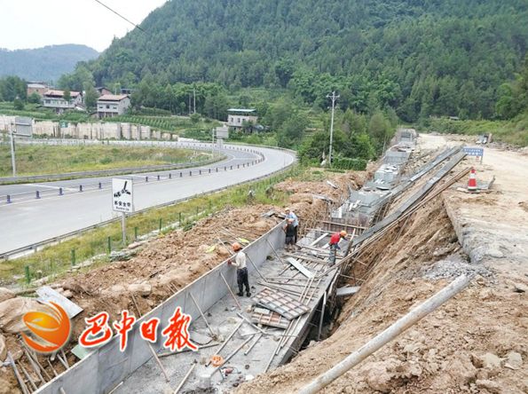 平昌有多少人口_附视频 平昌某路口一人倒地不起,地上还有一摊红色的......(3)