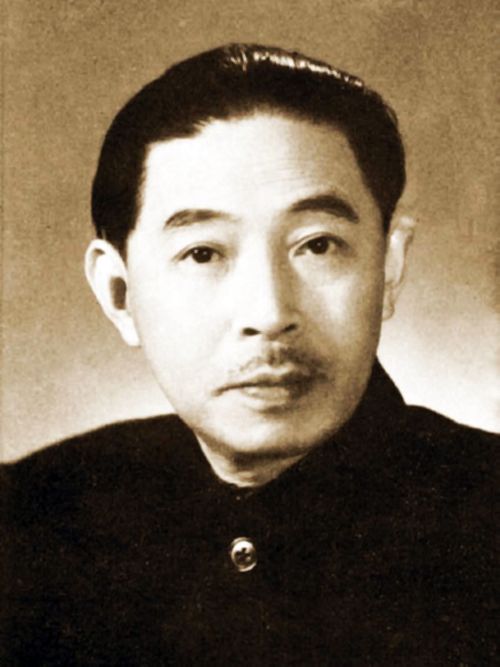 梁鸿钧1942年1月下旬,广东人民抗日游击总队正式成立,梁鸿钧任总队长