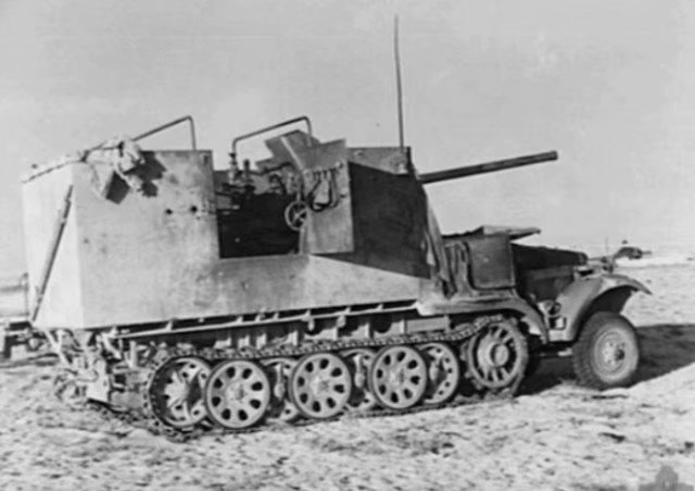 "苏德联手"欺负英国人 看北非军团装备的坦克歼击车