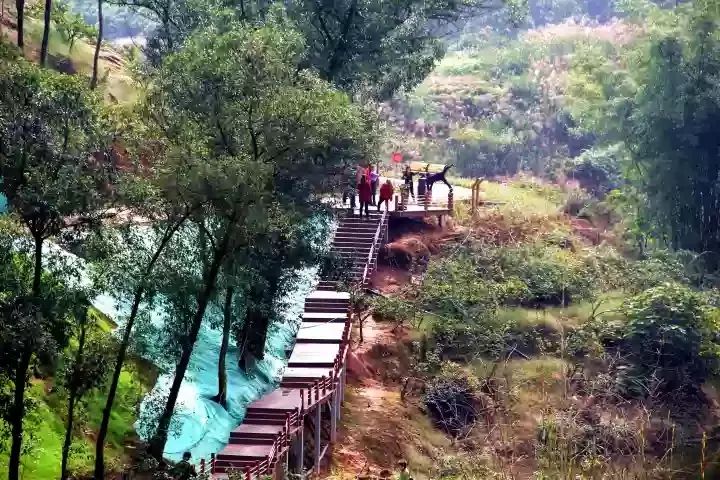 龙头山花湖田源景区门票:免费(参考)地址:宜宾市兴文县僰王山镇永寿村