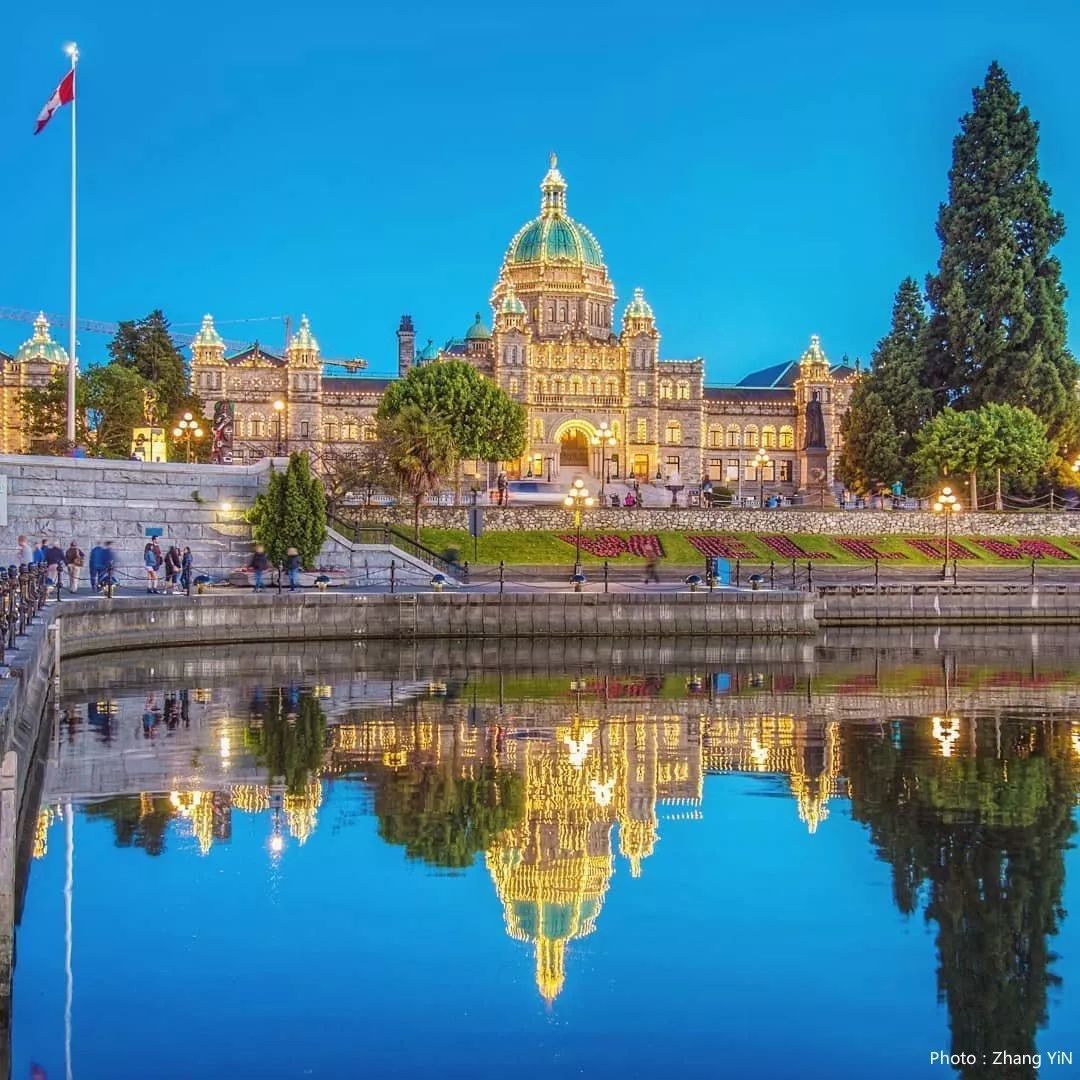 霸气精致的议会大厦(bc parliament buildings)入夜之时,超过3千个