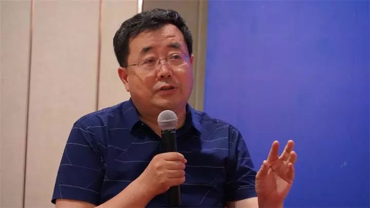 刘学智 中国印工协副理事长,辽宁大族冠华印刷科技股份有限公司总经理