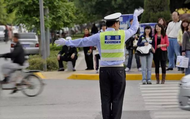 广州辅警招聘_广州公交警方招聘100名辅警(2)