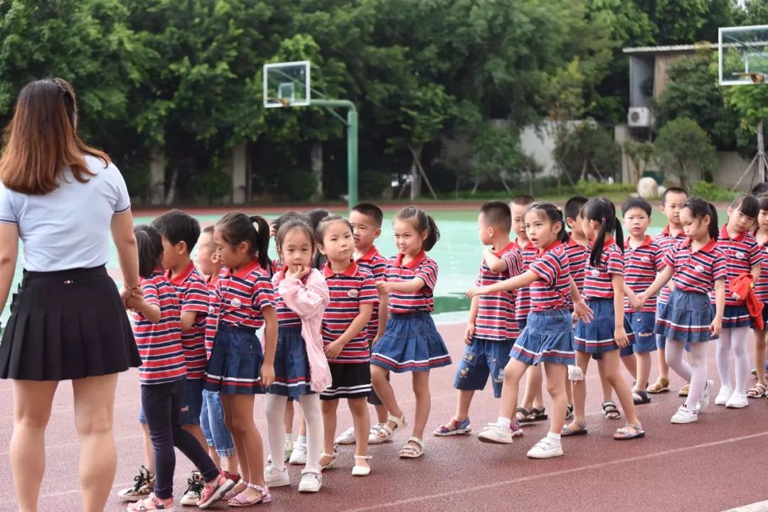 鼓山苑幼儿园大班幼儿:走进鼓山苑小学,体验小学生活