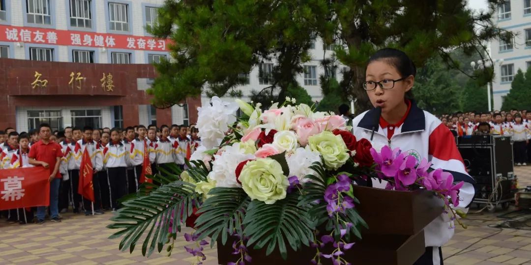 临夏市中学孔子像落成揭幕仪式隆重举行