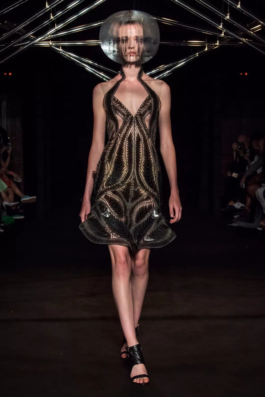 IRISVANHERPEN2018秋冬高级定制秀场