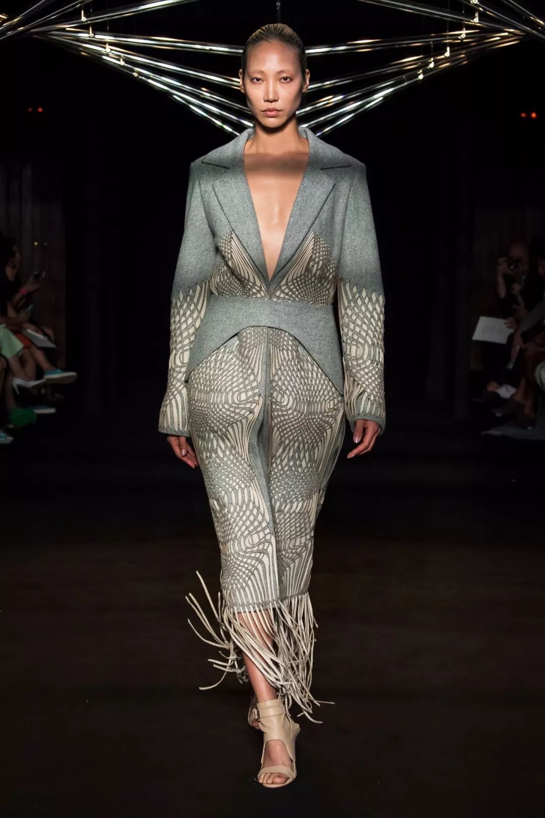 IRISVANHERPEN2018秋冬高级定制秀场