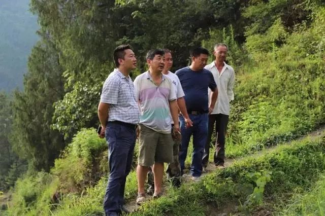 田兴国赴黑水镇,和平街道,甘溪镇等地 调研督促脱贫攻坚工作