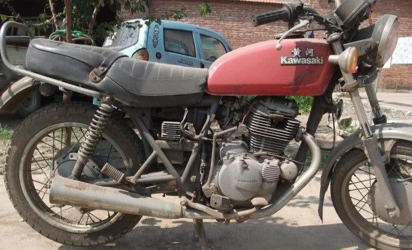 1985年初洛阳黄河摩托车,引进日本川崎重工株式会社的,kz250r型摩托车