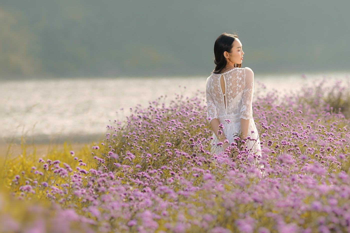 美女摄影:花田留倩影,人花两相醉