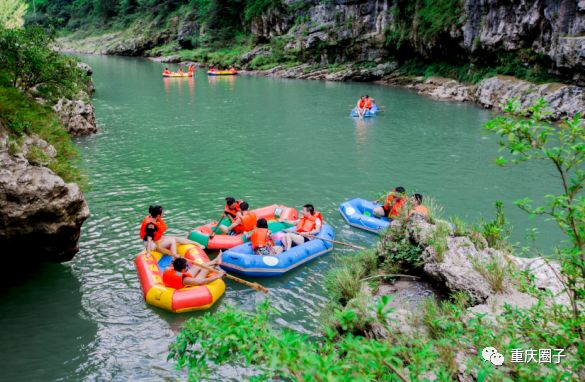 黑山谷漂流 八 黑山谷漂流位于万盛黑山谷北门,距离重庆主城区车程90