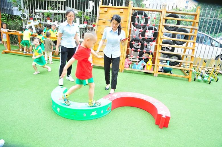 【园所动态】佳乐幼儿园学期末幼儿体能测试