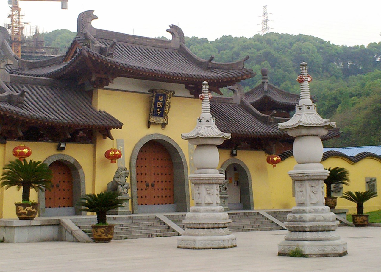 天长护国寺:全部建筑仿苏州,扬州寺院格局建造,是一座具有园林风格的