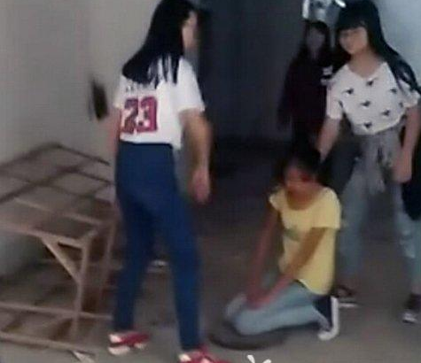 广西2名女中学生遭男子扒窃并殴打, 警方发布最新通报