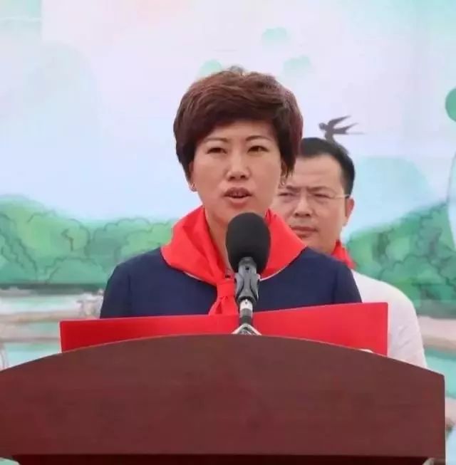 主持活动的启动仪式由团市委书记万明国主持,河东区委副书记纪军致辞