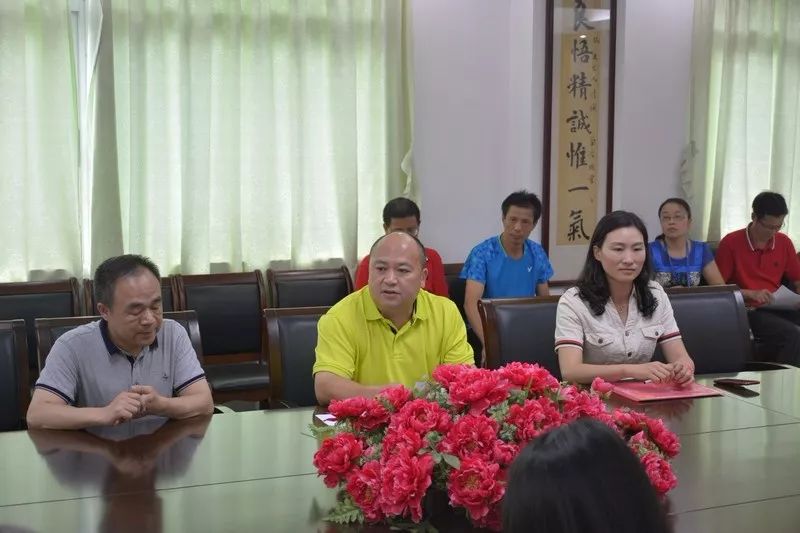三水华侨中学举行区直学校校长任职试用期满考核民主