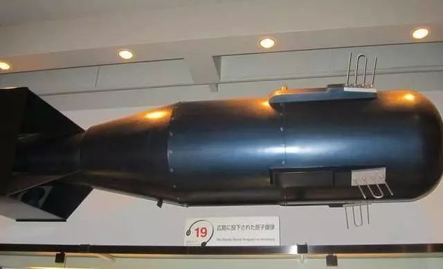 中国第一颗原子弹研制成功时,世界都是什么反应?