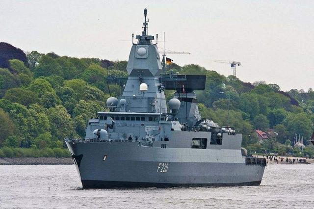 2018年6月, 德国海军参加海上演习,在由护卫舰实弹发射美国造标准2