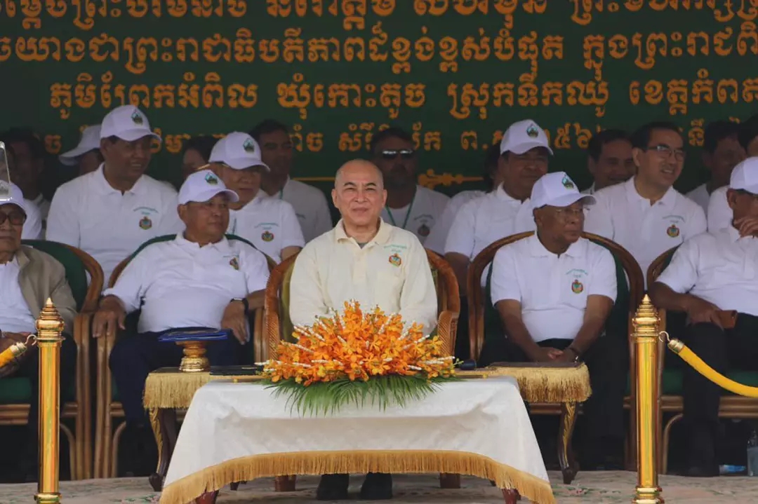 柬埔寨国王诺罗敦·西哈莫尼陛下出席贡不植树节活动