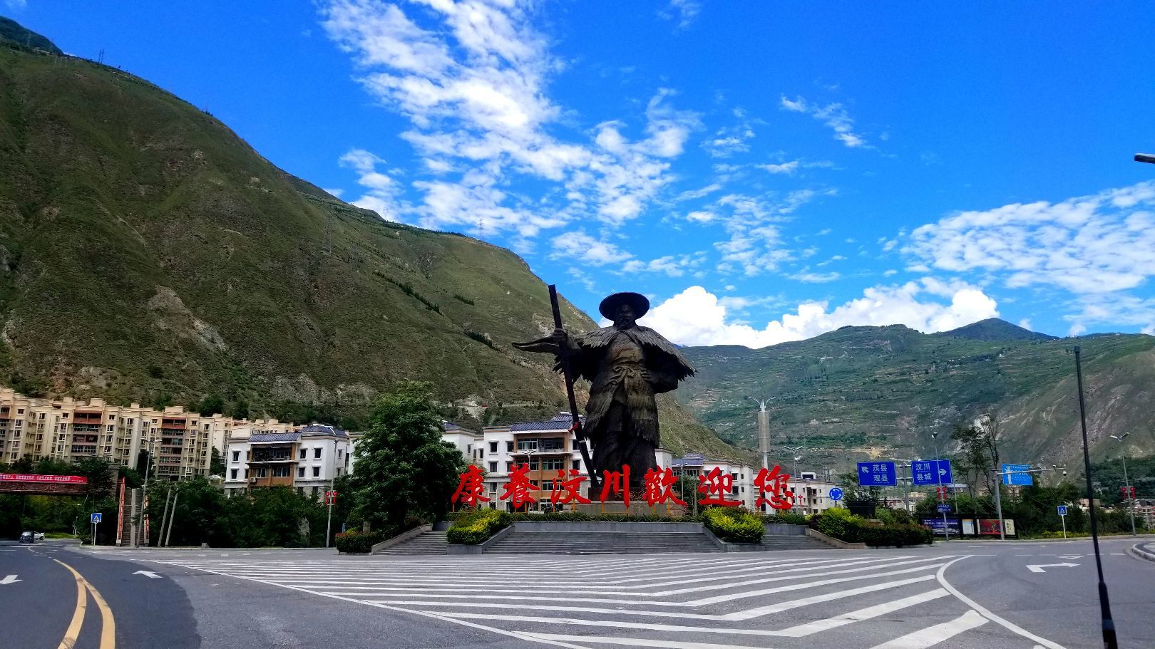 阿坝县有多少人口_众多国家级风景 遗落在阿坝的外星秘境,神仙居住的避世古(3)