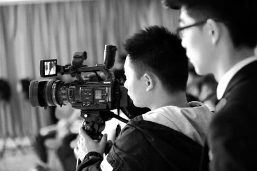 英皇体育官网北影影视摄像培训：影视摄像师的就业前景有哪些？(图1)
