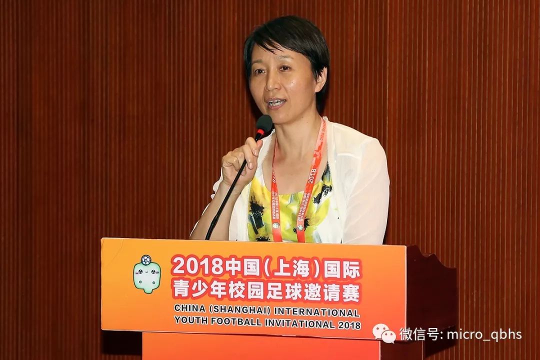 在观看七宝中学片后,七宝中学校长朱越女士上台发言,向各位参赛