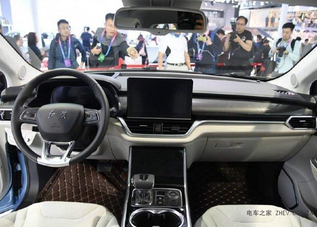 红旗首款纯电动SUV E-HS3 主打时尚的年轻消费群体