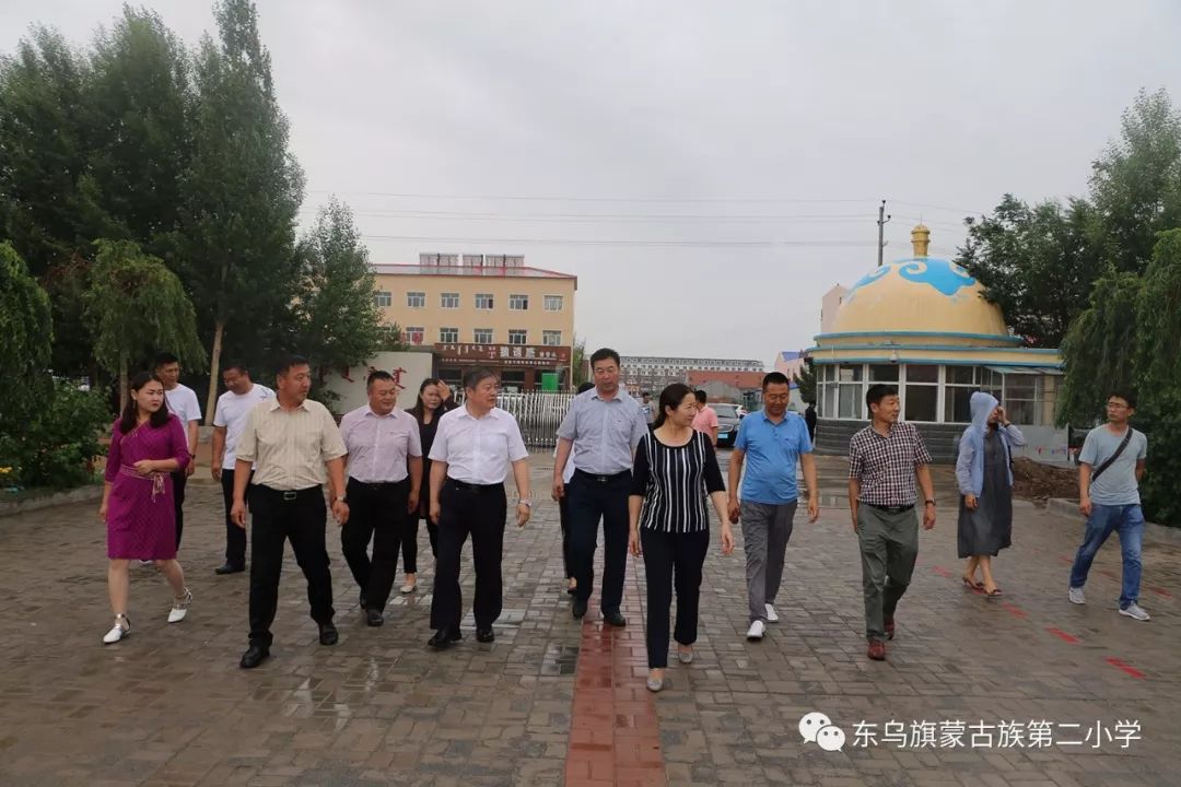 东乌珠穆沁旗委副书记,政府旗长李永胜一行到蒙古族第