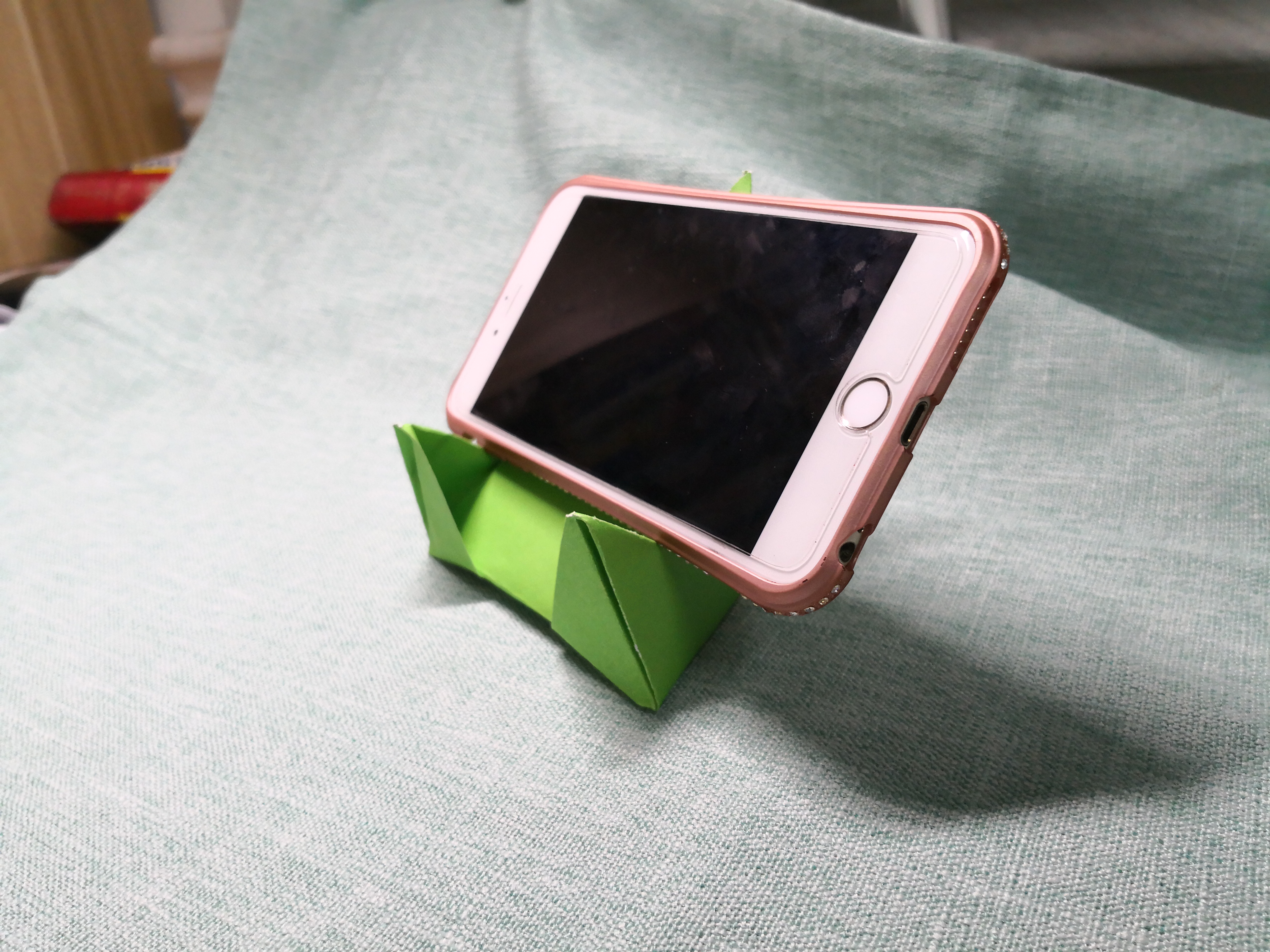 仅用一张a4纸折出手机支架,漂亮简单又实用的生活创意折纸