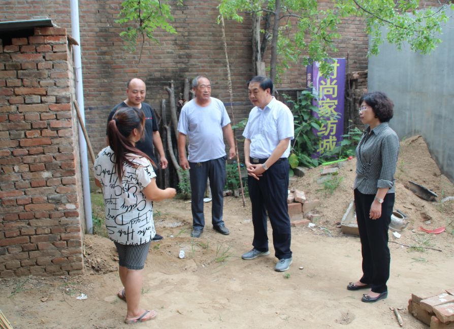 满满一天,雷芳县长调研张集乡脱贫攻坚工作时这样强调