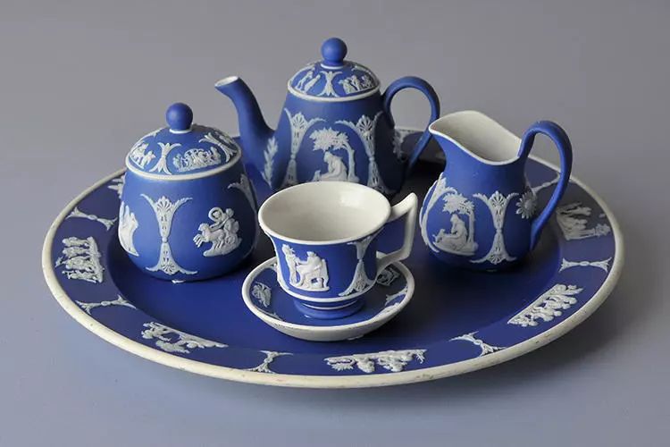 要给各位安利一个来自英国的顶级瓷器品牌了 wedgwood 韦奇伍德