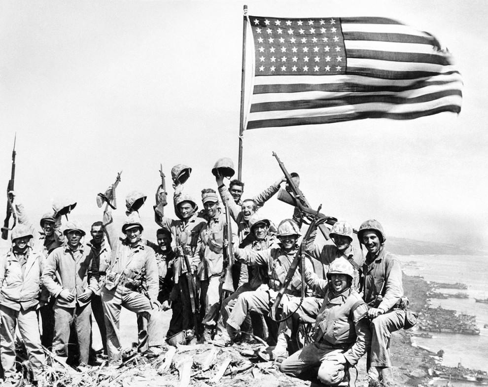 (1945年2月,陆战队在登上硫磺岛时,插上) 三,二战