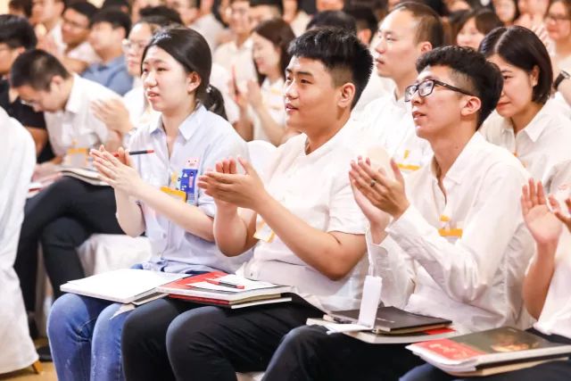 致青年学子的十堂课立鸿鹄志做奋斗者第二期大学生致良知学习会启动