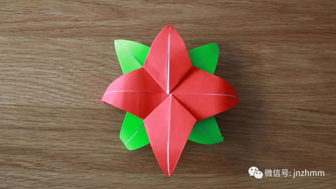 怎样折纸漂亮的装饰花,步骤简单,3分钟就能学会装饰花朵的折法