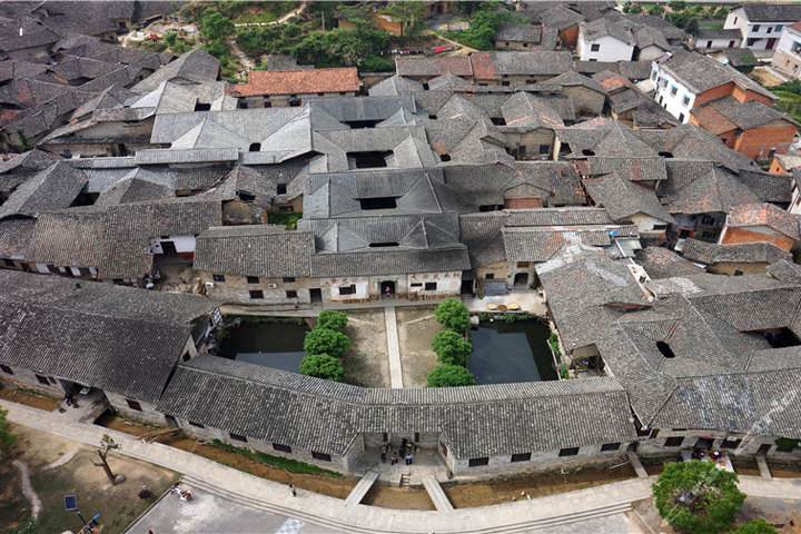 【im电竞】湖南藏着一座民间故宫， 距今600多年，被称为中国第一古村(图3)