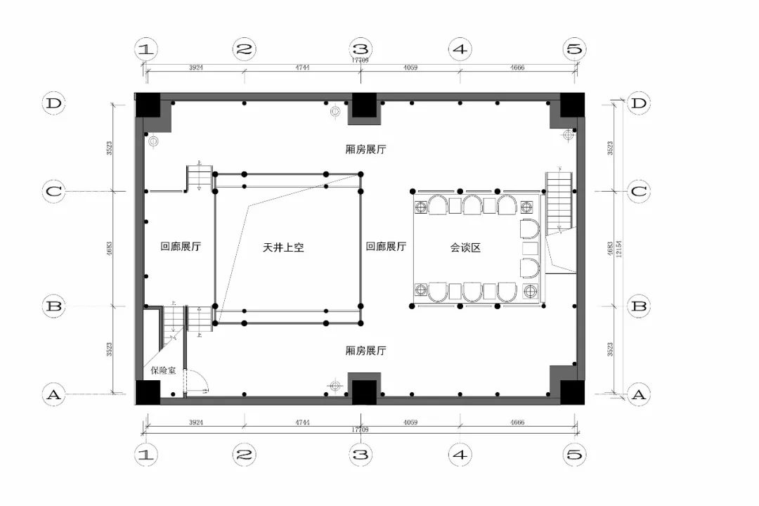 由于美术馆属于高层建筑,防火为最高级别,古宅几乎全是木质,防火难度