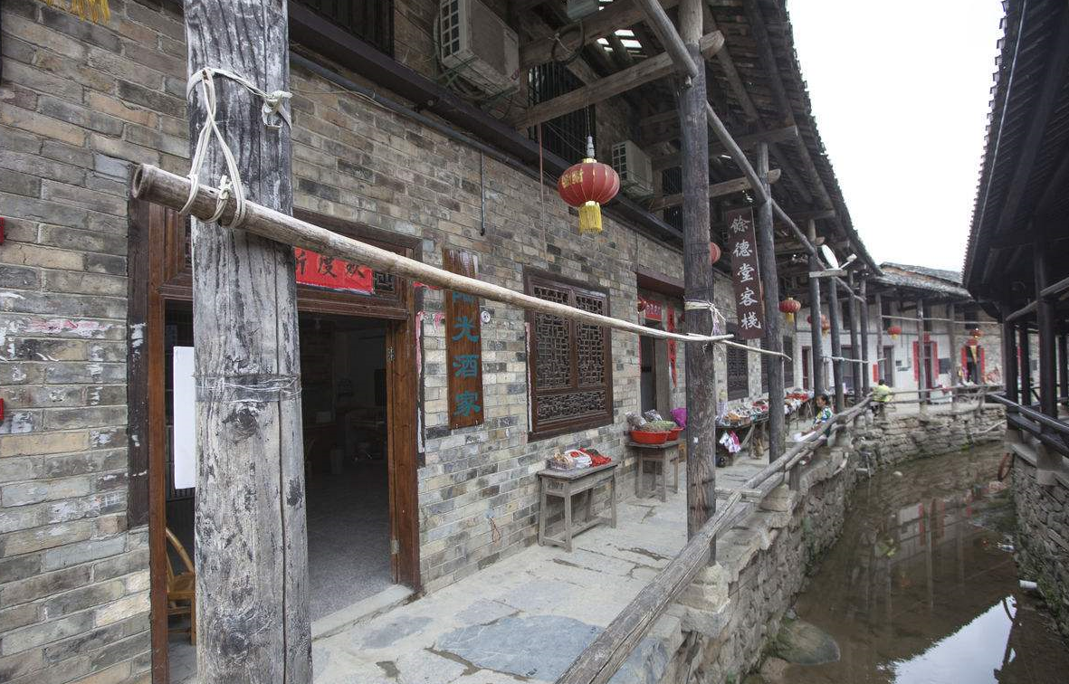 【im电竞】湖南藏着一座民间故宫， 距今600多年，被称为中国第一古村(图38)