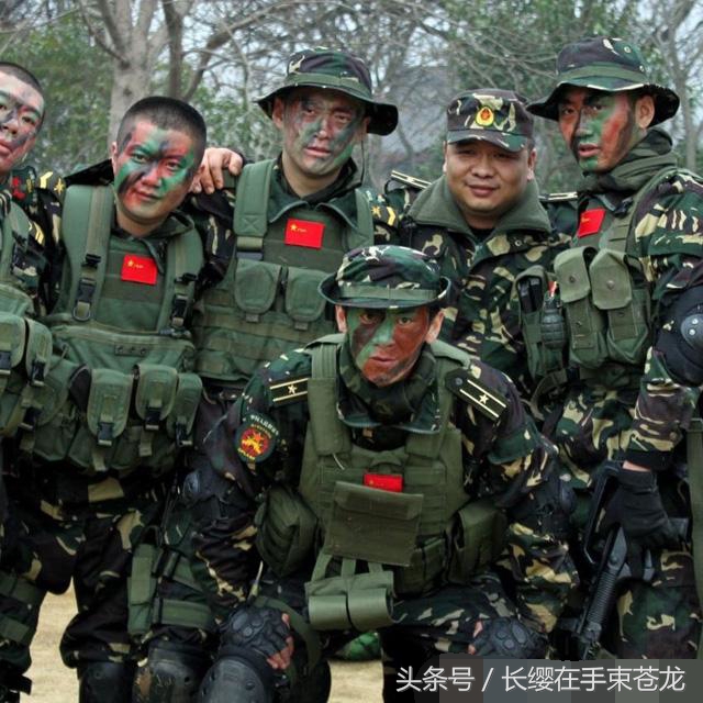隶属于解放军海军的特种部队:"蛟龙突击队"特种部队,"东北猛虎"特种