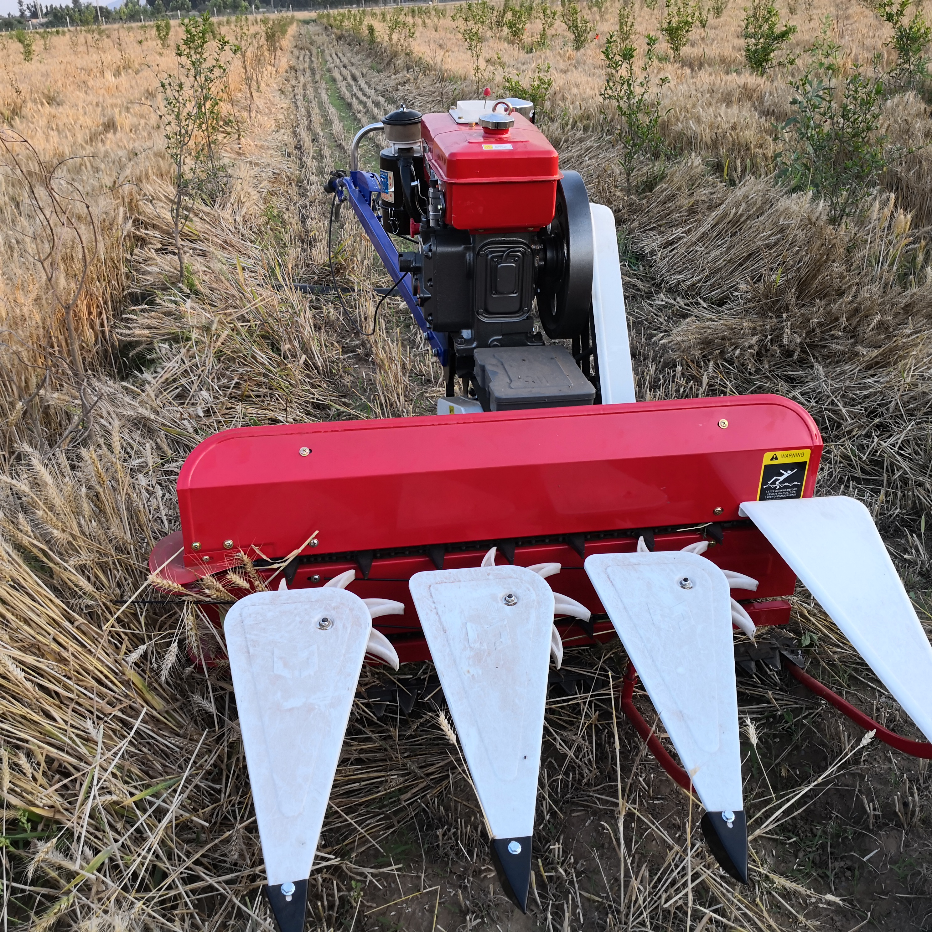 小型艾草割曬機 小四輪谷子收割機 科技 第11張