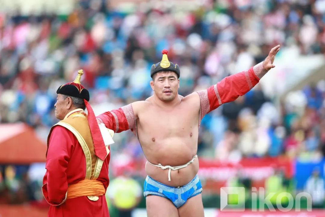 2018蒙古国国庆那达慕搏克大赛的精彩瞬间.