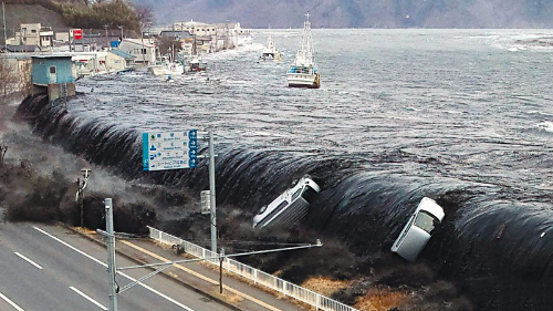 日本11年大海啸当时的灾难景象,堪比世界末日