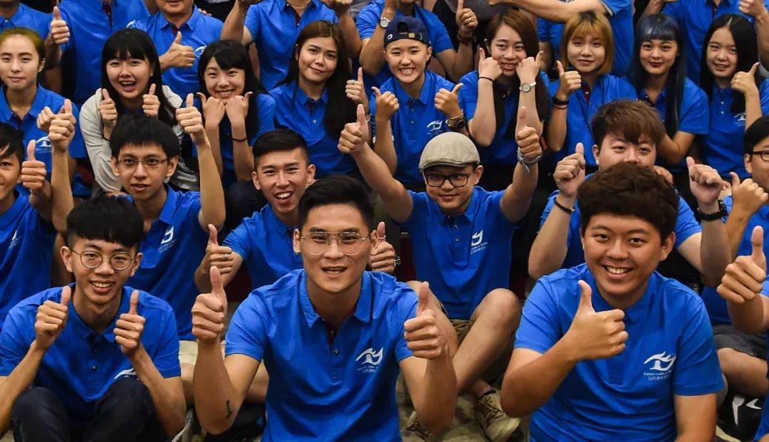 7月14日下午,台湾青年来到武汉市民之家武汉城市规划展示厅参观,了解