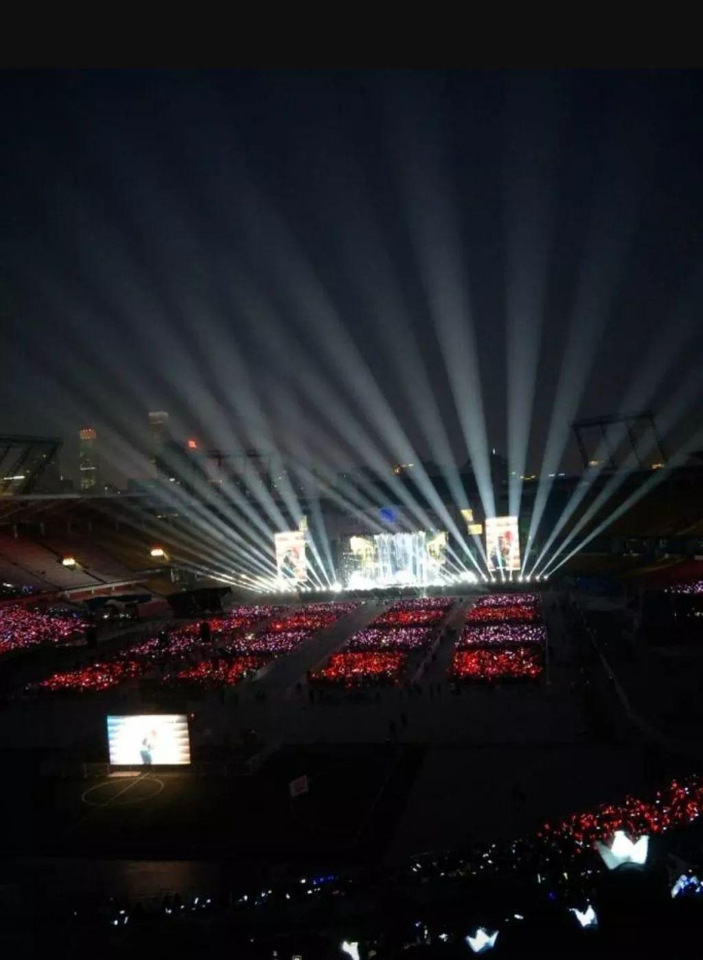 薛之谦北京演唱会号召4万5千人共同聆听，一起来见证超高人气的他