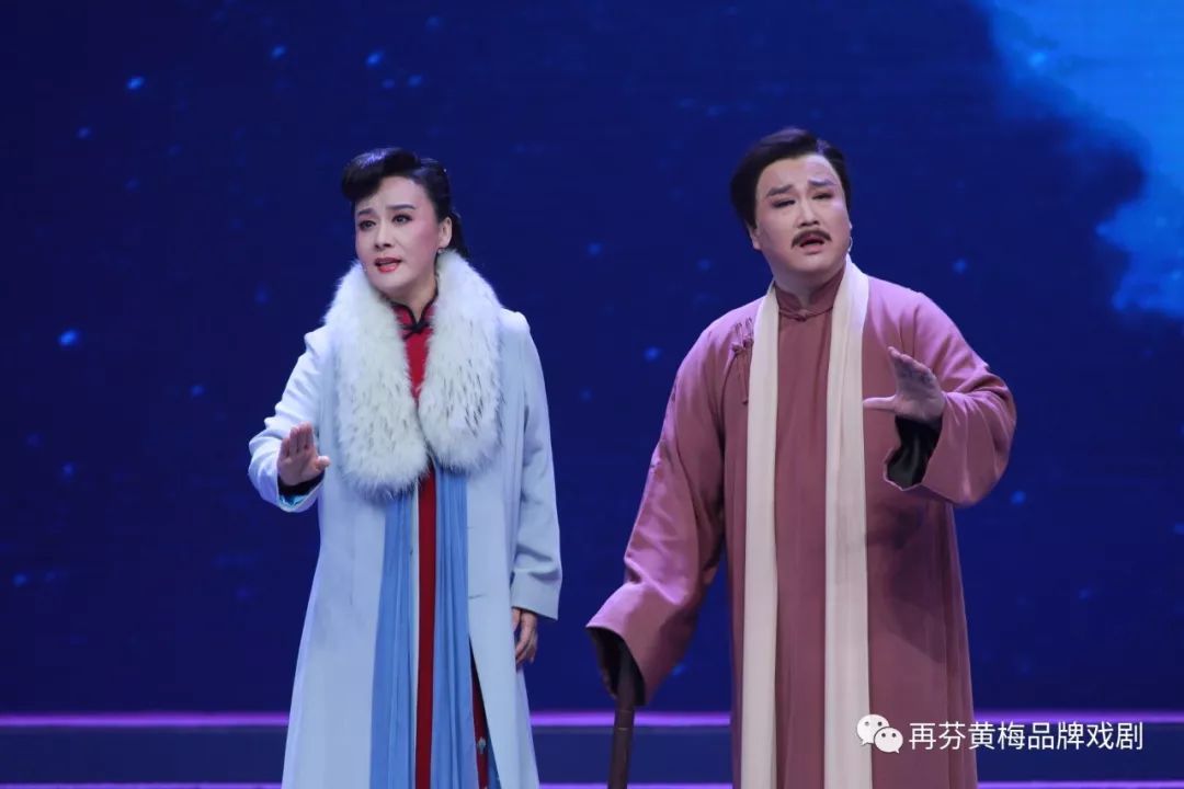 表演者:袁 伟 徐镭洋 佘 畅 施 睿胡媛媛 朱维芳 吴 娟 罗晶晶2