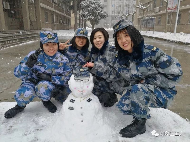 sdfd 提干女生的青春, 如夏花般绚烂.