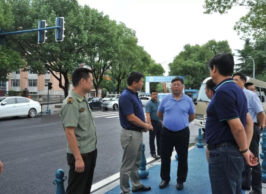 7月12日,长沙市城管执法局党委书记,局长邓鹏宇带队