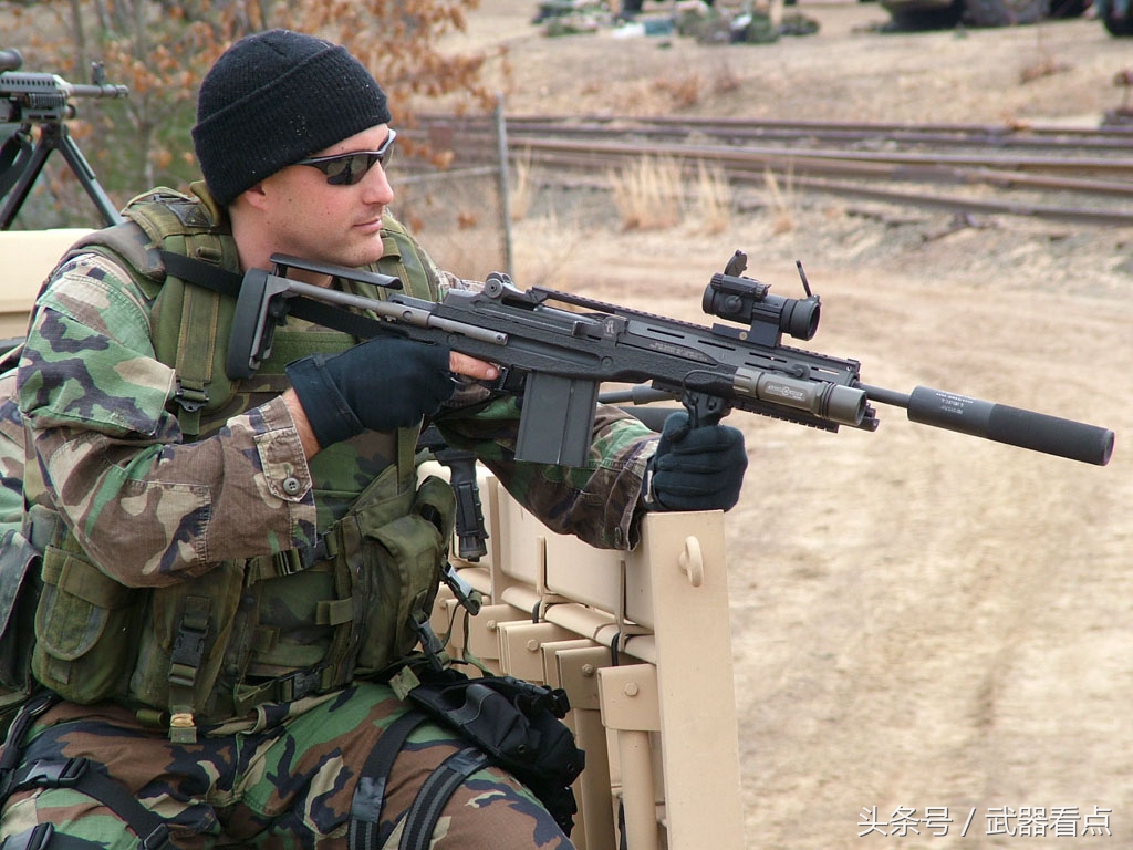 在2002年,美国海军地面战斗中心与特洛伊工业公司签订了一份把m14步枪